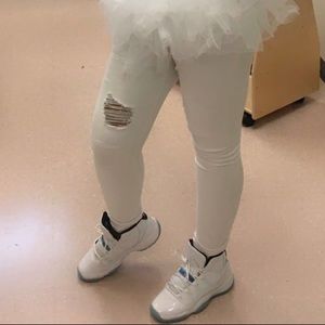 White ripped high rise skinny jeans